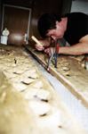 Restaurierung der Holzsubstanz des Schnitzwerkes im Atelier in Dresden